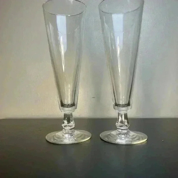 Pilsner‎ Stemmed Clear Glasses 8” Set Of 2 Barware, Champagne & Desserts - Picture 1 of 9